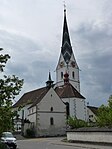 Katholische Kirche St. Mauritius mit Beinhaus