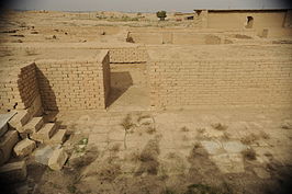 Opgegraven ruïnes van de antieke stad Kalhu (of Nimrud) in het noorden van Irak. In 2015 werd de site door Islamitische Staat vernield.