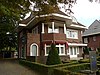 Villa in het villapark Den Elzent in Expressionistische vormentaal. De villa is tegenwoordig in gebruik als kantoor