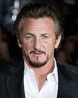 Sean Penn Ursula'nın daha sonra da Phoebe'nin sevgilisi Eric'i canlandırdı.