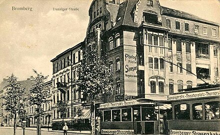 Tenement in 1907 - Notice the Advertising for photographer studio "Samson & Co."