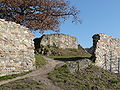 Heutiger, westlicher Eingangsbereich zwischen Vor- und Hauptburg mit Burgmannenhaus im Hintergrund