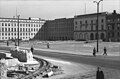 Der bis zum Reichle-Bau erweiterte Nordteil des Platzes; vom Palais Prinz Leopold ist nichts übrig geblieben, 1949