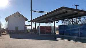 Canopy-covered platform