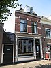 Winkel-woonhuis, diep huis van twee bouwlagen