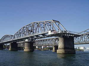 Vernielde brug over de Yalu