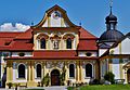 Facciata della chiesa abbaziale.