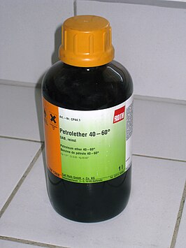 Fles met petroleumether