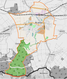 Mapa konturowa Prudnika, blisko centrum na dole znajduje się punkt z opisem „Sanktuarium św. Józefaw Prudniku-Lesie”