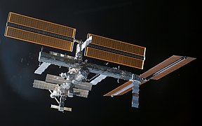 Die ISS nach der Installation des P3/P4-Truss (rechts)
