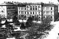 Die Pestalozzi-Anlage mit dem Linth-Escher-Schulhaus im Hintergrund vor 1899