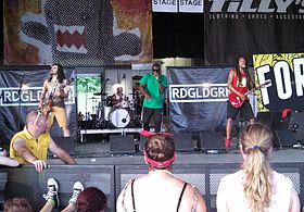 RDGLDGRN performing in 2013