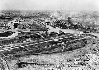 Ford River Rouge Complex (1917–28) in Dearborn, Michigan