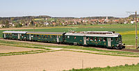 Pendelzug mit BDe 4/4, EW II-Zwi­schenwagen und Leichtstahl-Steuerwagen.