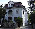 Villa mit Vorgarten