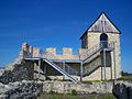 Im Jahre 2012 rekonstruierter Westturm der Königspfalz Werla.