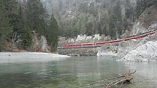 Train passing through the Ruinaulta