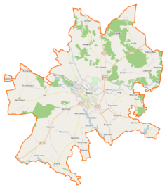 Mapa konturowa gminy Śrem, na dole po lewej znajduje się punkt z opisem „Kościół św. Wojciecha w Dalewie”