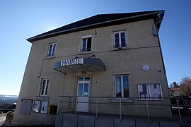 The town hall in Cernay-l'Église