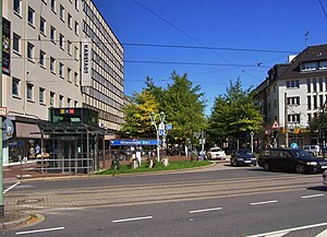 Rüttenscheider Stern (2006), linkes Gebäude im Vordergrund wurde 2012 durch einen Neubau ersetzt