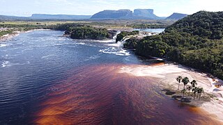 Canaima-Lagune und Ucaima-Wasserfälle