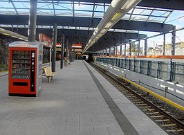 Het perron van het station