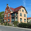 Wohnhaus in offener Bebauung