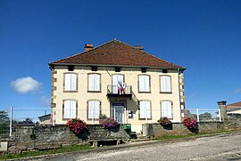 The town hall in Selles