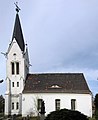 Kirche (mit Ausstattung) und Kirchhof mit Leichenhaus, verschiedenen Grabmalen, Einfriedungsmauer und Kirchhofstor