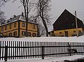 Herrenhaus, zwei Wirtschaftsgebäude und Scheune