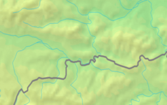 Mapa konturowa Pienin, w centrum znajduje się punkt z opisem „Jaskinia w Wąwozie Sobczańskim dolna”