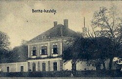 A Bertha-kastély utcafelöli oldala egy 1906-os képeslapról