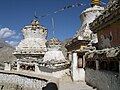 Stupas und Gebetsmühlen