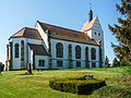 Kirche (mit Ausstattung), Kirchhof und Einfriedung einschließlich integriertem Erdkeller