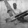 Geologist Lennart von Post recovering part of the Bulverket in 1927.