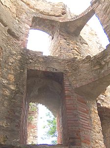 Die Turmreste im Südteil der Ruine Hornstein