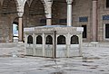 Süleymaniye Camii avlusundaki şadırvan