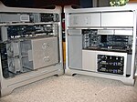 Innenansicht: links Power Mac G5, rechts Mac Pro