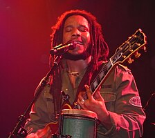 Marley performing in 2007