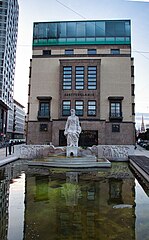 Arbeiterkammer mit Brunnen - Linz