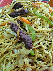 Chow mein z wołowiną