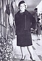 Foto: Modell mit Mantel/Persianerkragen, 1960er Jahre