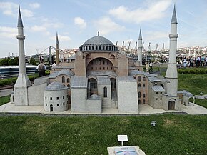 Ayasofya maketi. Fotoğrafının tamamına hakim bir şekilde.