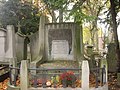 Tomba di Gustave Serrurier-Bovy situata al cimitero di Robermont, nella città di Liegi.