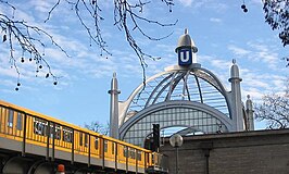 Koepel van station Nollendorfplatz, een van de symbolen van de Berlijnse metro