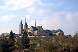 Kloster Michaelsberg vom Rosengarten her gesehen