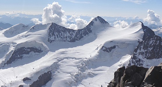 Bellavista, Pass dal Zupò, Piz Zupò, Fuorcla dal Zupò und Piz Argient (v. l. n. r.), aufgenommen vom Piz Bernina (für Annotationen der einzelnen Berge aufs Bild klicken).