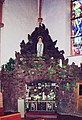 Lourdes-Grotte in der Kirche