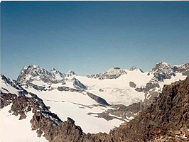 De Blauwe Silvretta: uitgestrekte gletsjervlakten omringd door donker oergesteente