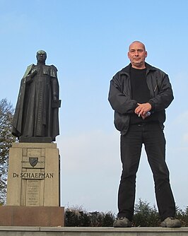 Bart FM Droog in november 2012, nabij het standbeeld van dr. Schaepman